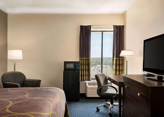 Super 8 by Wyndham Liverpool/Syracuse North Airport