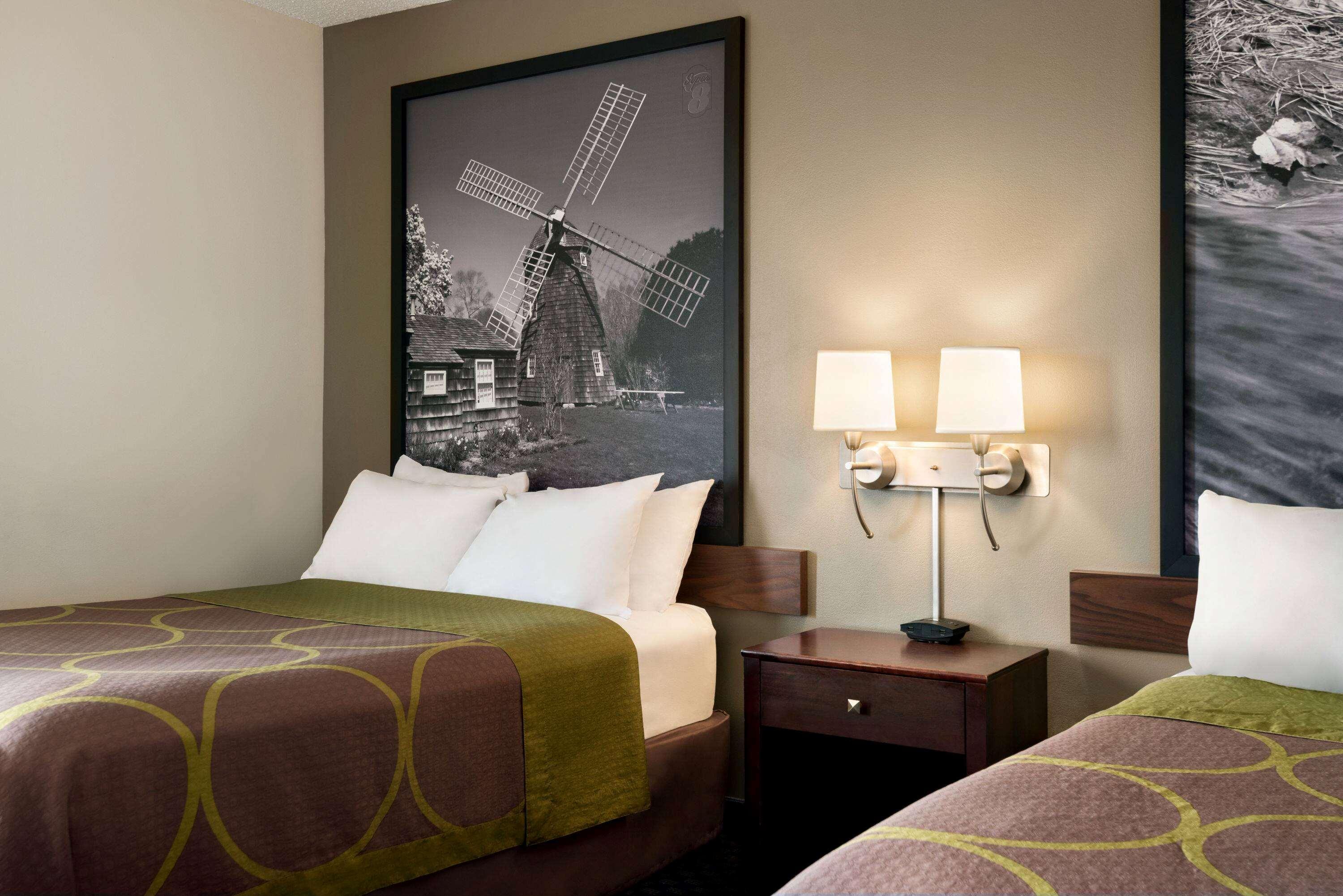 Super 8 By Wyndham Liverpool/syracuse North Airport 2*